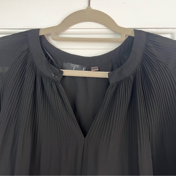 Tahari Woman 1X Black Blouse Plus Size Tunic Top Long Sleeve Lined Workwear - Picture 3 of 7